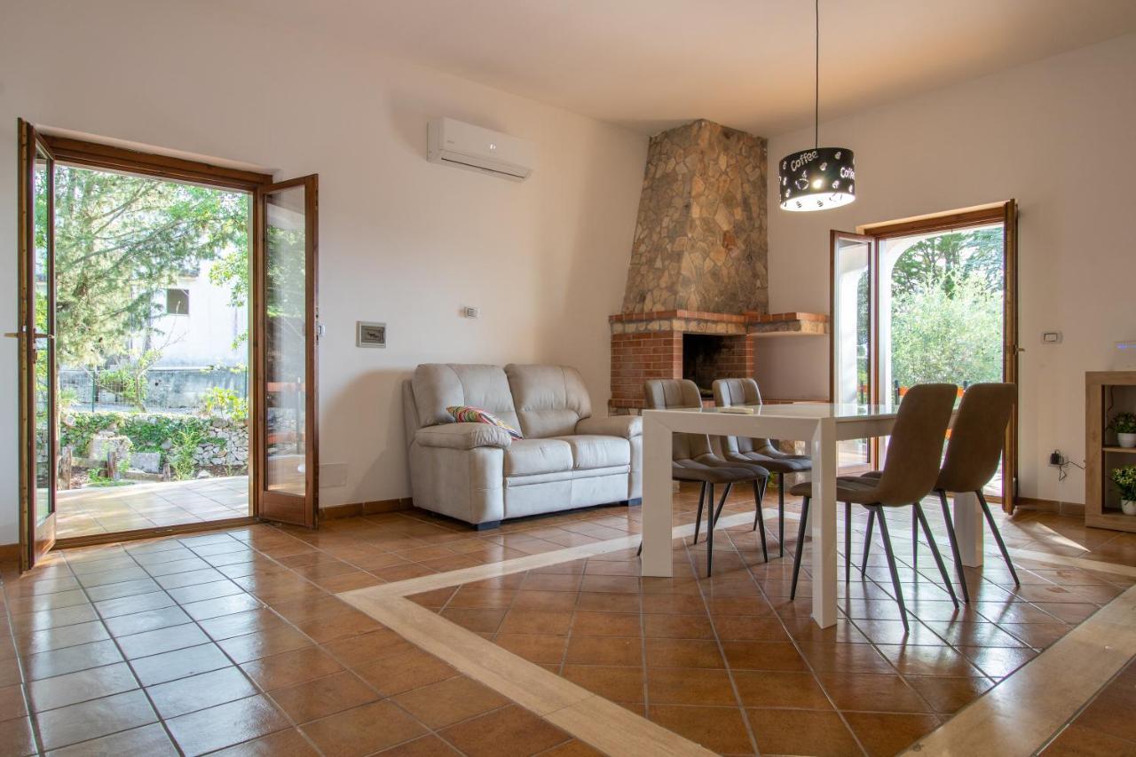 Villa Nicole Остуни Екстериор снимка